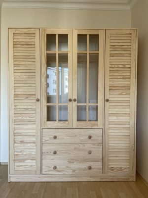 CAM DETAYLI 4 KAPAKLI DOLAP