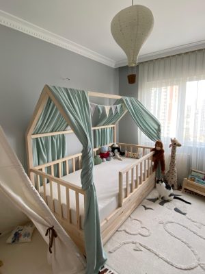 Yavru Yataklı Çatılı Karyola